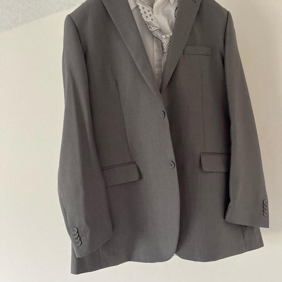 Men’s Tazio pinstripe suit with shirt and tie - Picture 11 of 14